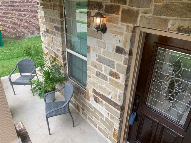 Building Photo - 6819 Hunters Trace Ln