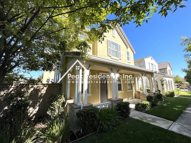 Foto del edificio - A Beautiful Folsom 4bd/3ba House with 2 Ca...