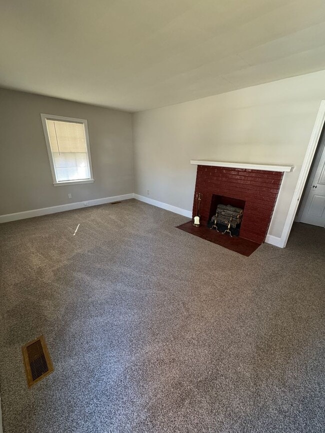 Building Photo - 1004 Maplewood Ave