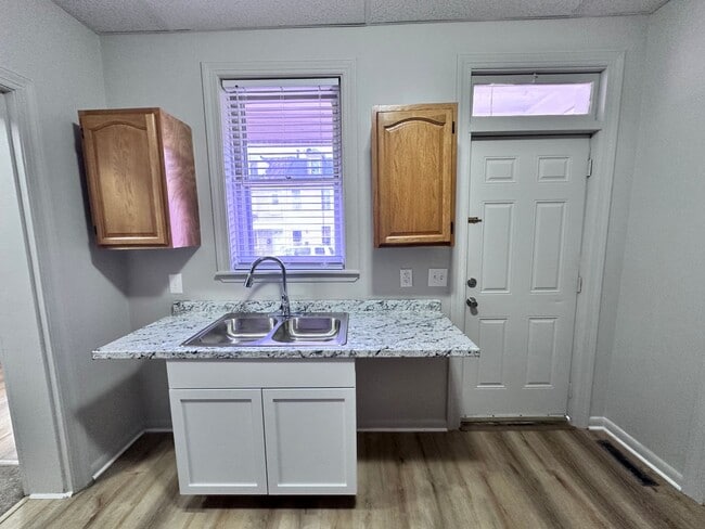 Foto del edificio - 201 E Cottage Pl