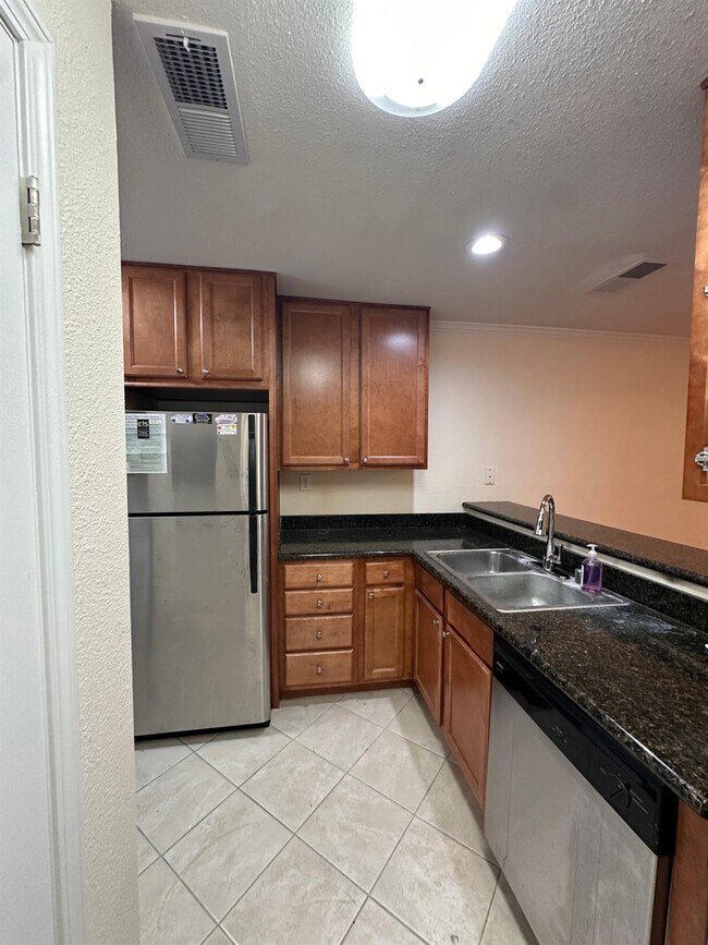 Foto del edificio - 7178 N Fruit Ave