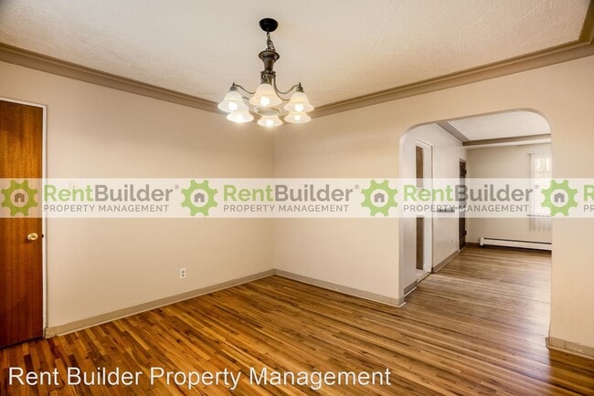 Building Photo - 5 br, 2 bath House - 902 Quincy St. NE