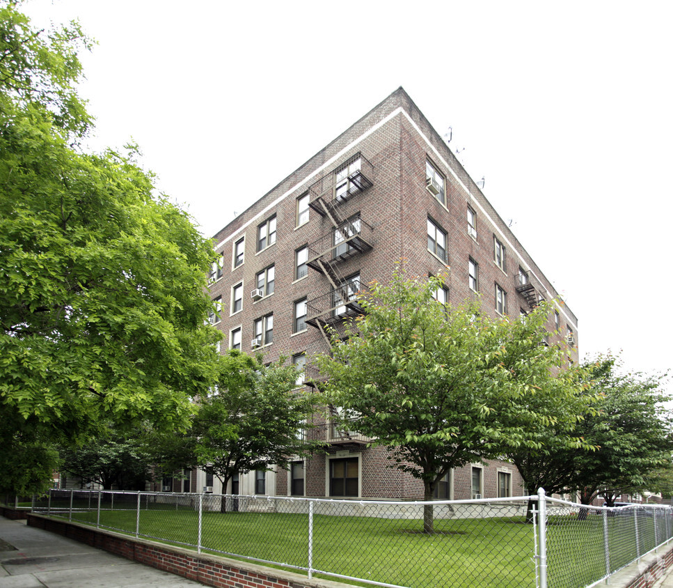 249 Ocean Parkway - 249 Ocean Pky
