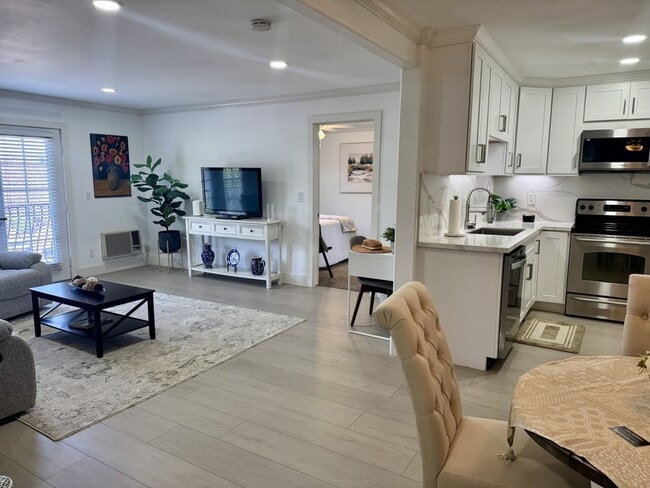 Building Photo - 5055 Collwood Blvd