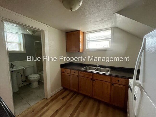 Building Photo - 1414 N Garfield Ave