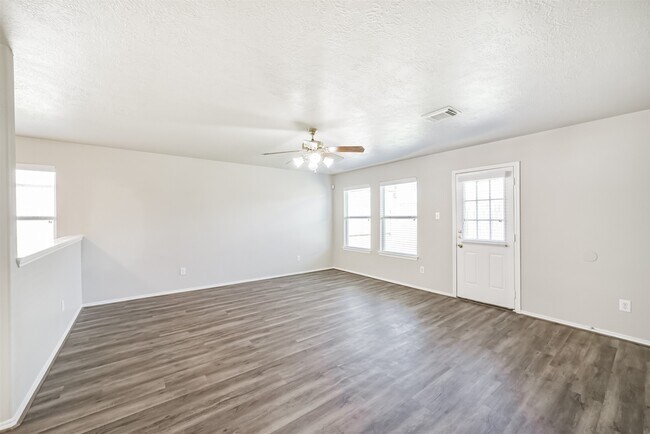 Foto del edificio - 4915 Winding View Ln