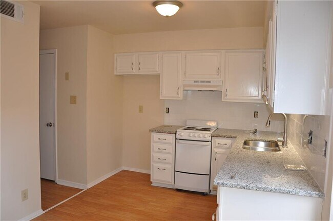 Building Photo - 3004 Whisper Oaks Ln