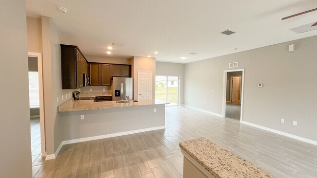 Foto del edificio - BRAND NEW 3 BD/2BA Home in Beautiful Palm ...