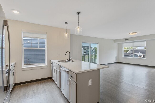 Building Photo - 15 Loso Dr