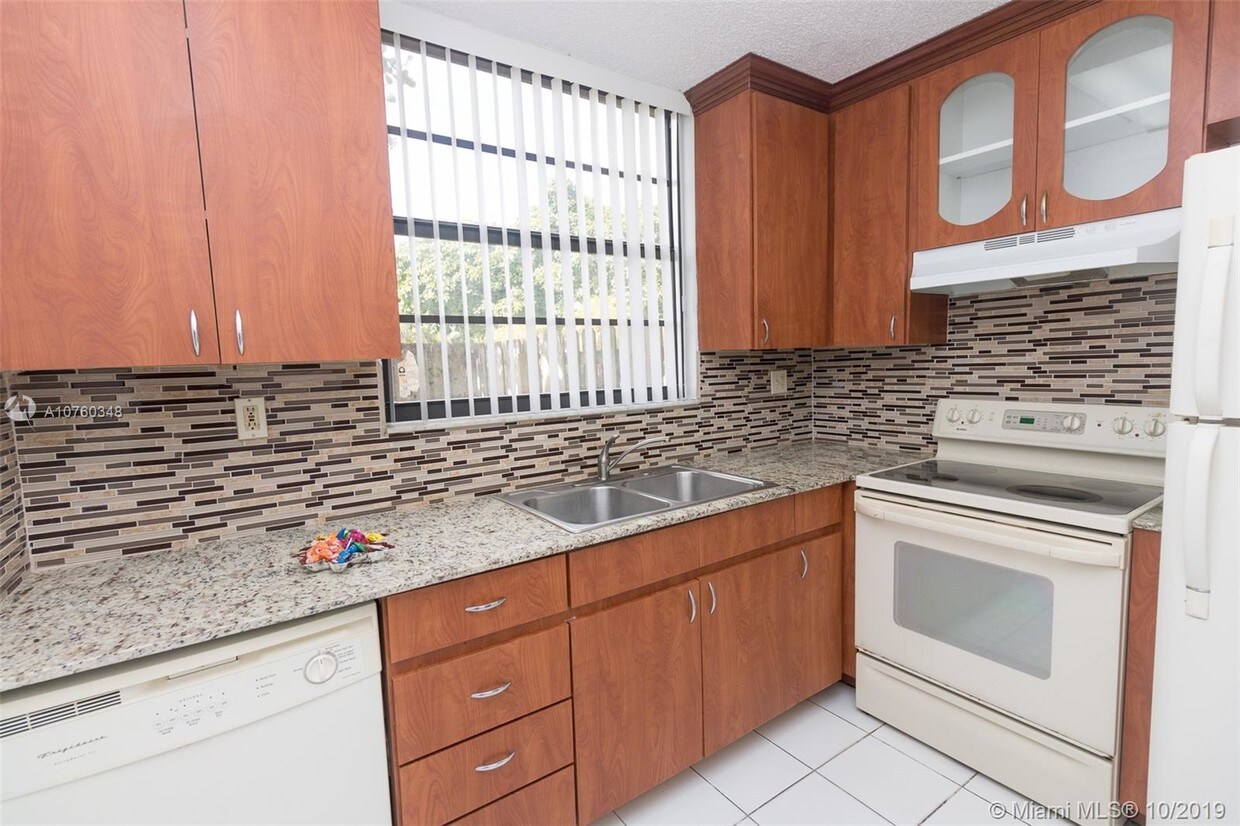 1744 NW 55th Ave Unit 103, Lauderhill, FL 33313 Condo for Rent in