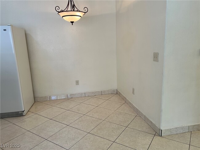 Foto del edificio - 2141 Hussium Hills St
