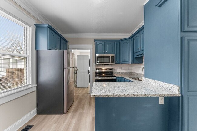 Foto del edificio - 703 Hamilton Ave