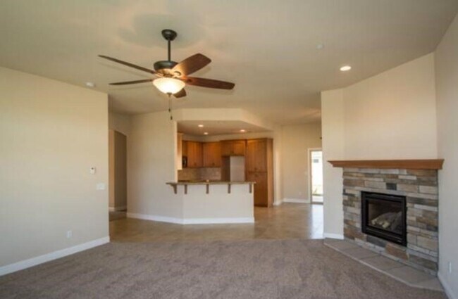 Foto del edificio - Newer Home - Great Location!