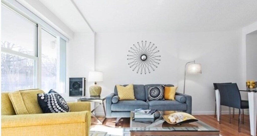 Foto principal - 298 Harvard St