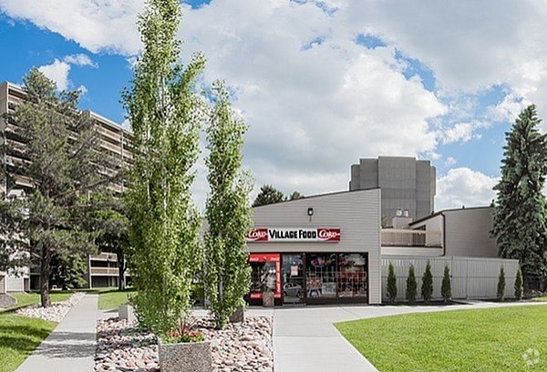 Building Photo - The Village at Southgate