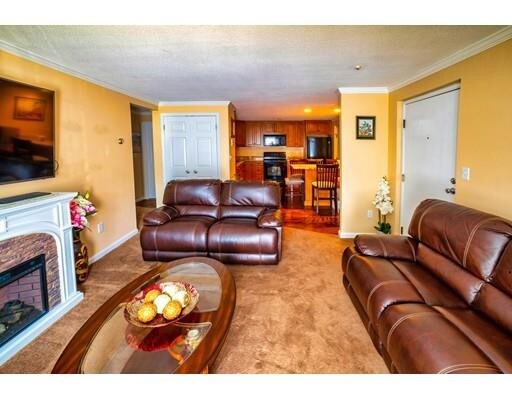 Building Photo - 23 Pine St