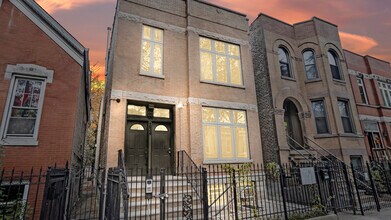 Building Photo - 2634 W Cortez St