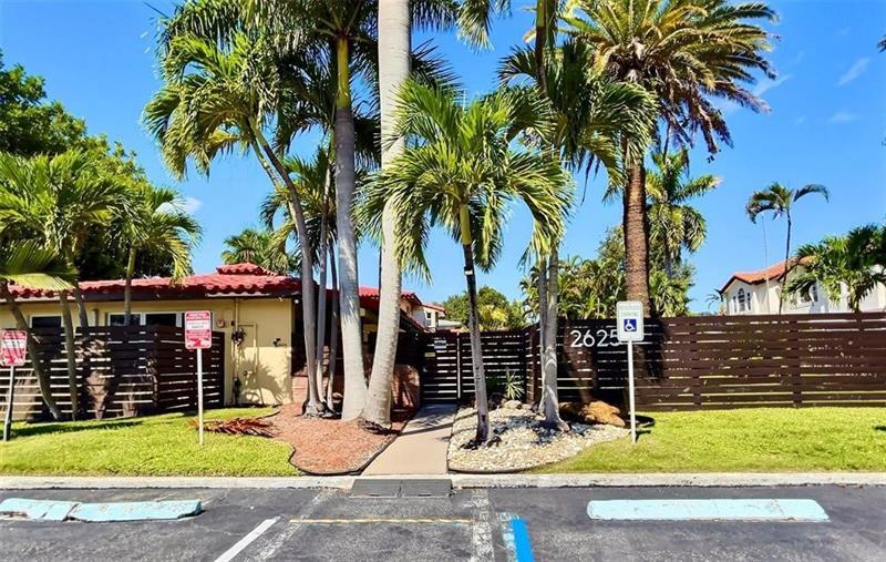 Foto principal - 2625 NE 13th Ct