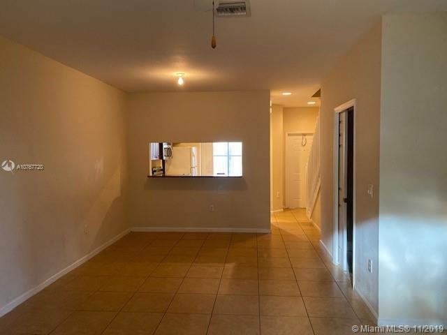 Building Photo - 2537 SW 83rd Ave
