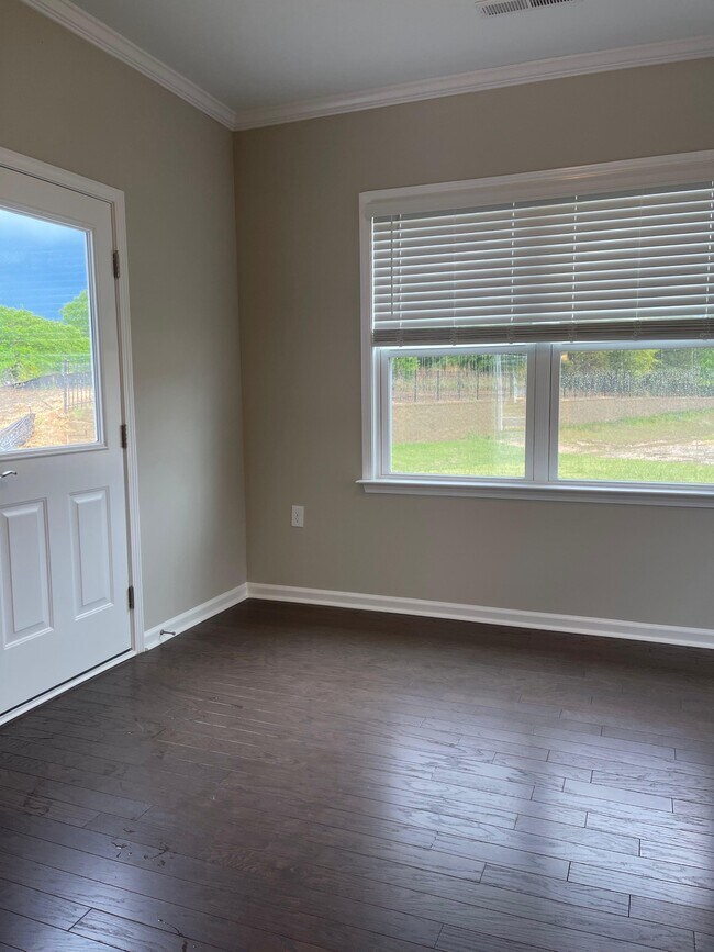 Foto del edificio - 2195 Fox Chapel Pl