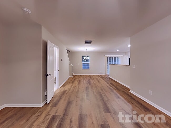 Building Photo - 933 Joselynn Drive