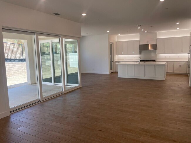 Building Photo - 55+ Community - Single Story 4 Bedroom Hom...