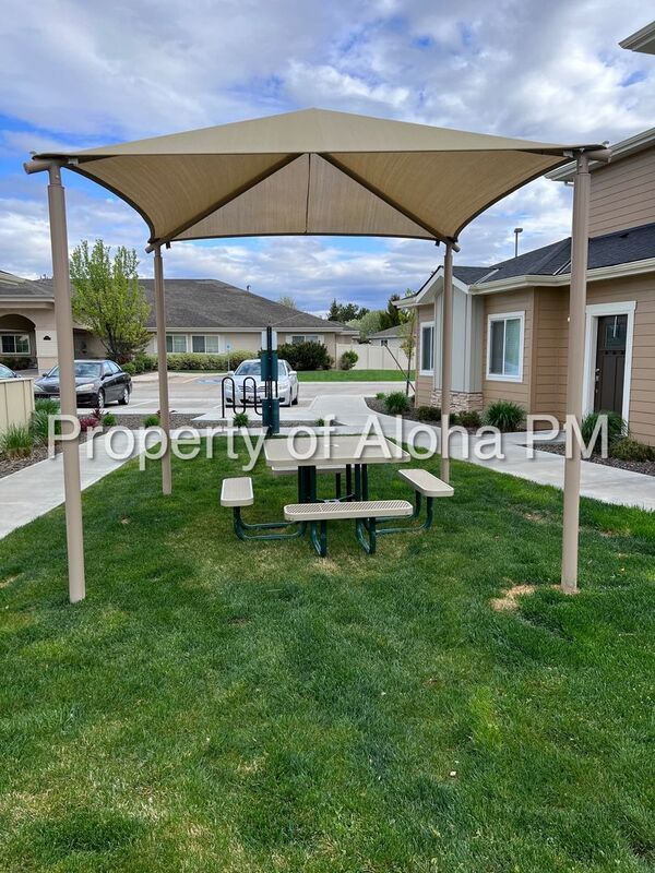 Building Photo - 3558 E Grand Forest Dr