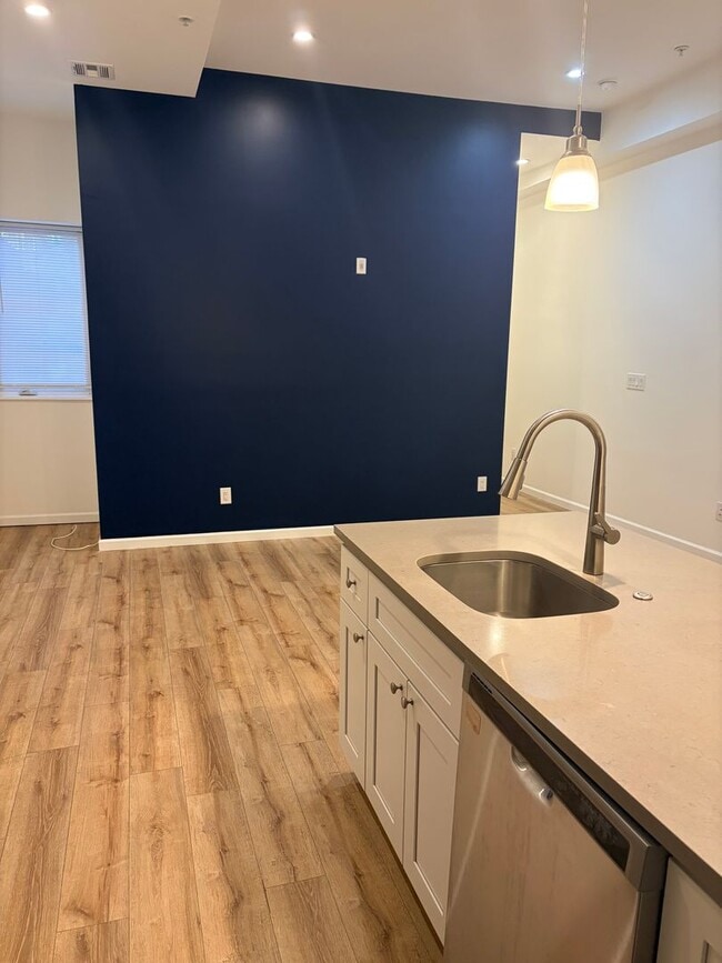 Photo - 737 S 4th St Apartment