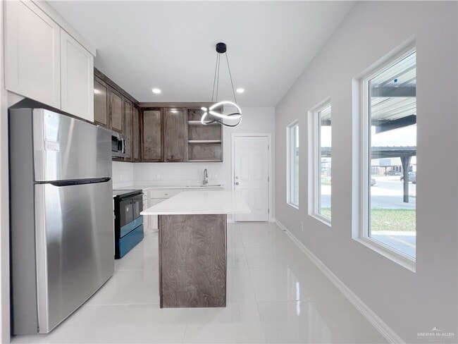 Building Photo - 2812 S Links Dr