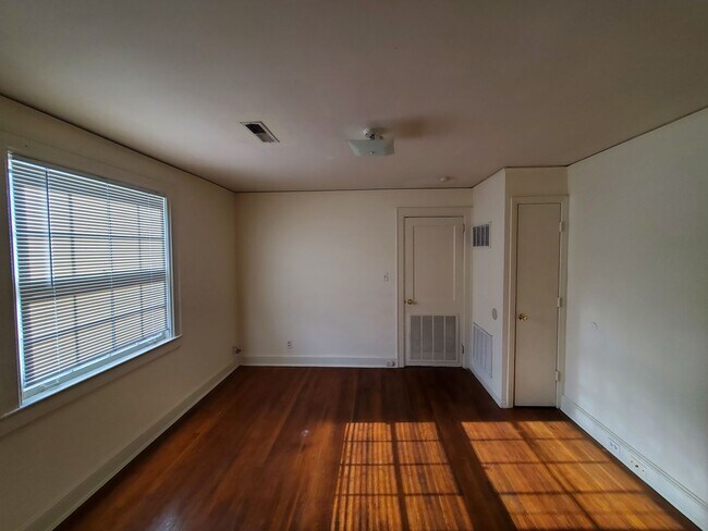 Foto del edificio - 1 Bedroom 1 Bathroom Duplex