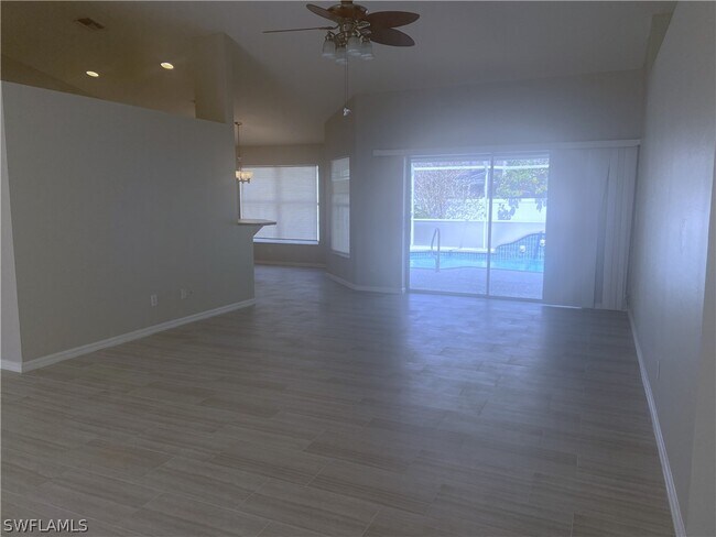 Foto del edificio - 2121 SW 5th Ave