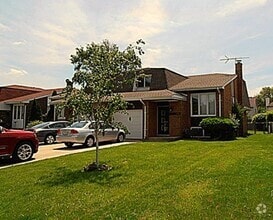 Building Photo - 366 Manning Dr