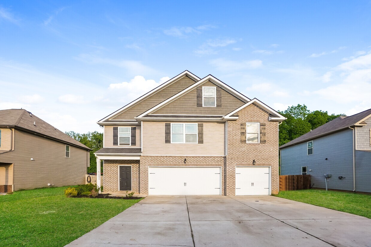 Foto principal - 1224 Black Oak Cir