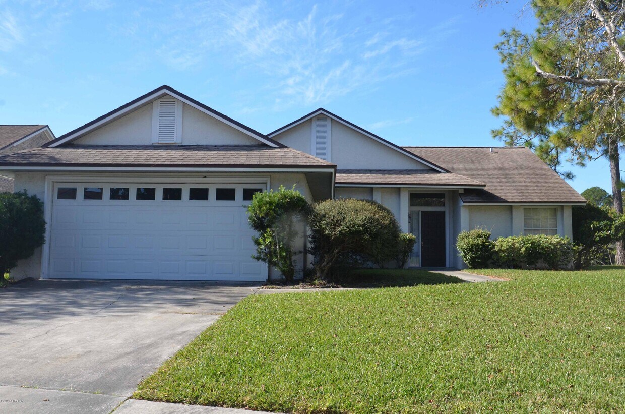 Primary Photo - 2024 Hovington Cir W