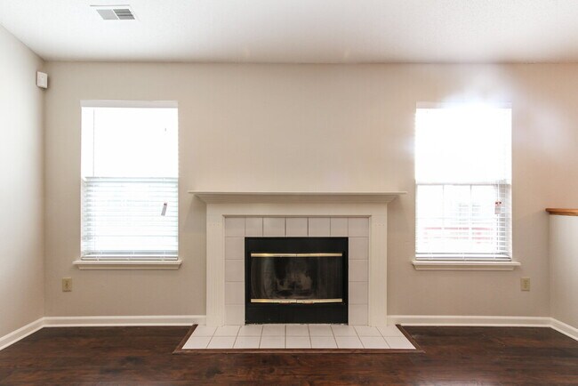 Building Photo - 47 W Flat Rock Dr