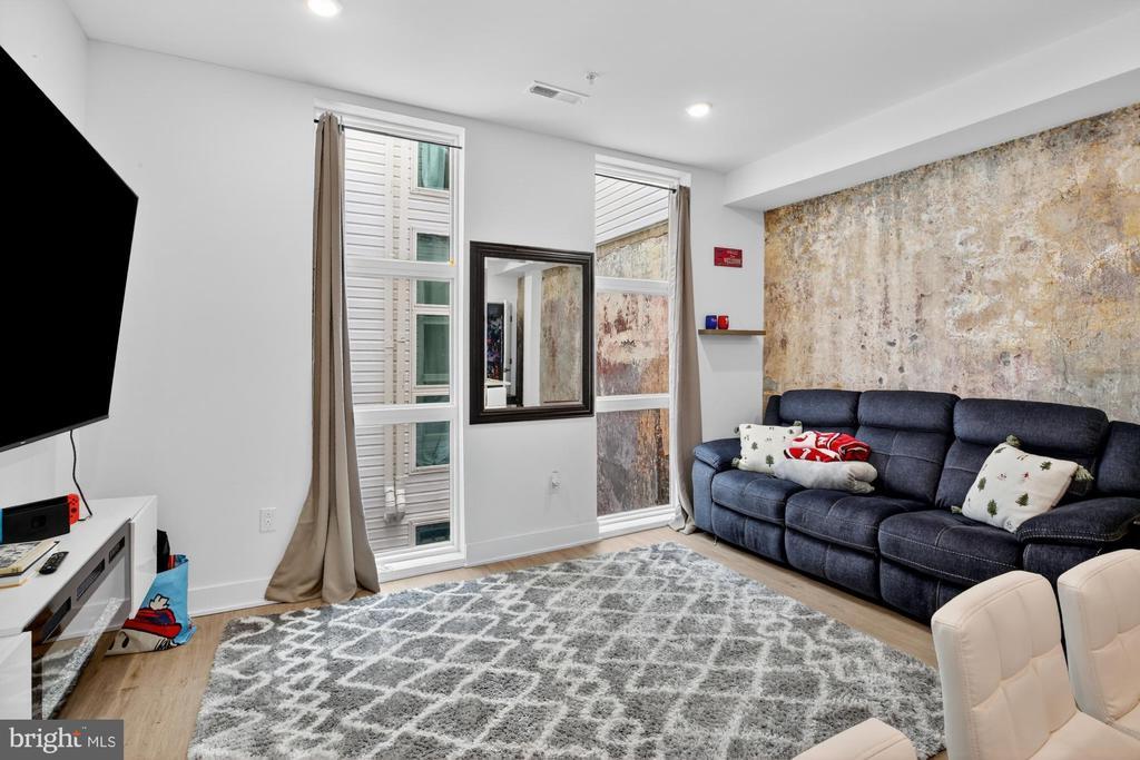 Foto principal - 59 N 2nd St