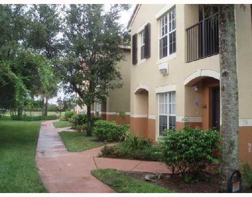 Foto principal - 10372 Fox Trail Rd S