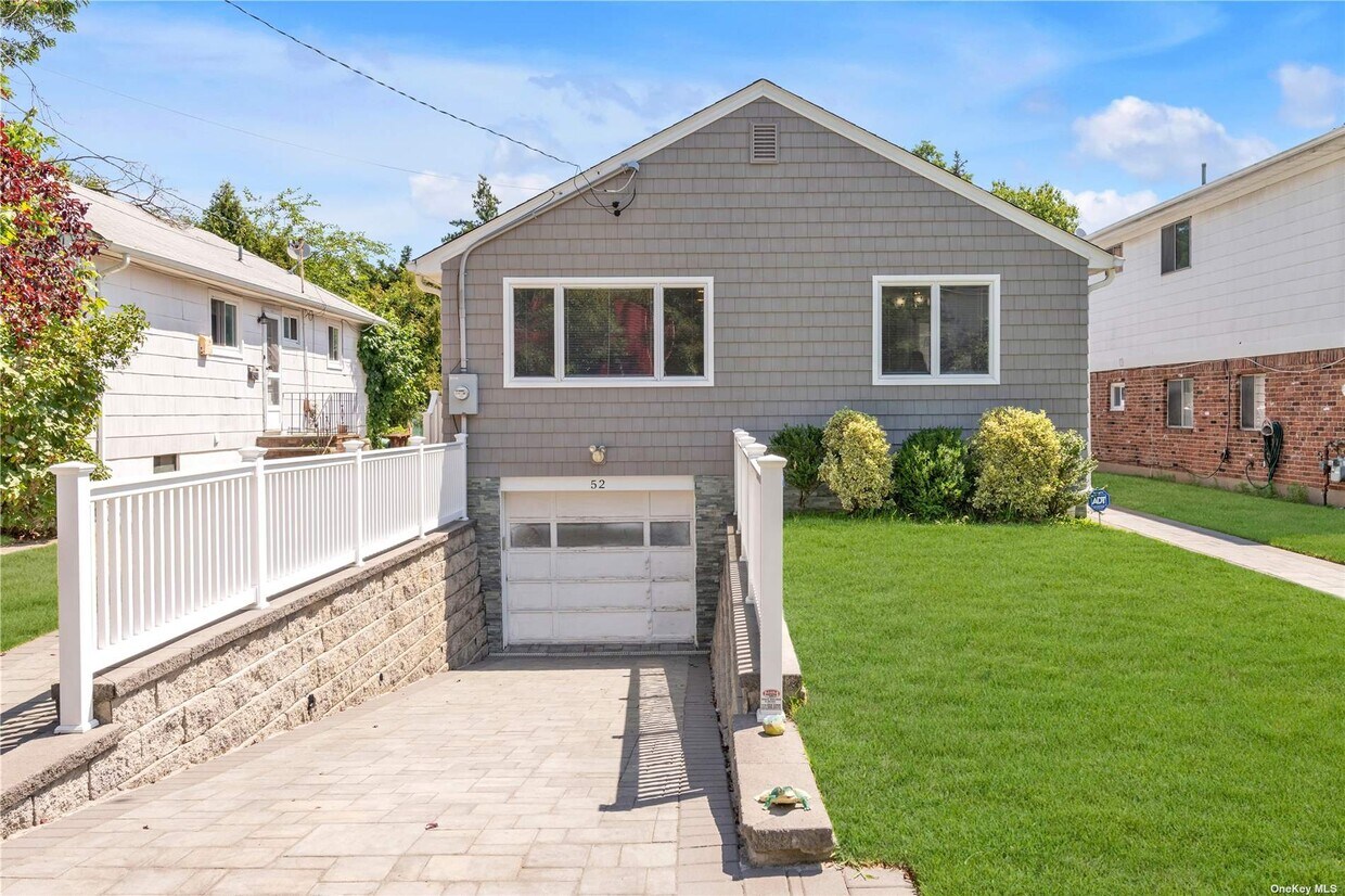 52 Sagamore Hill Dr, Port Washington, NY 11050 House Rental in Port Washington, NY
