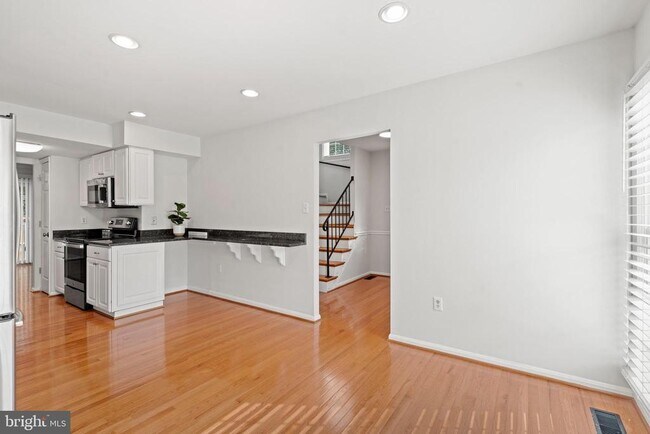 Foto del edificio - 9932 Longford Ct