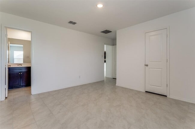 Building Photo - 111 Lemongrass Dr