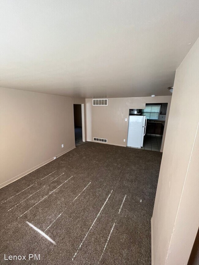 Building Photo - 2 br, 1 bath House - 24869 Flower