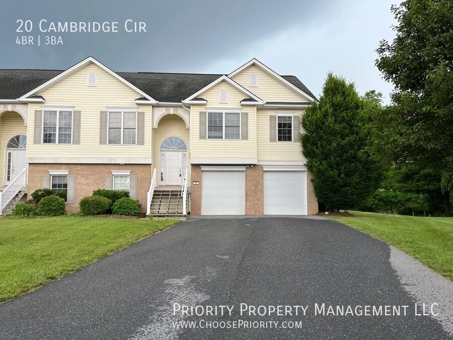 Primary Photo - Spacious 4 bed 3 bath Home - Crossroads Farm