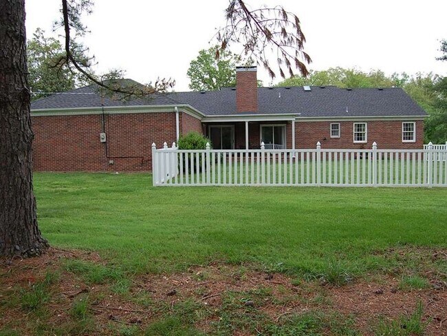 Building Photo - 1857 KY-94