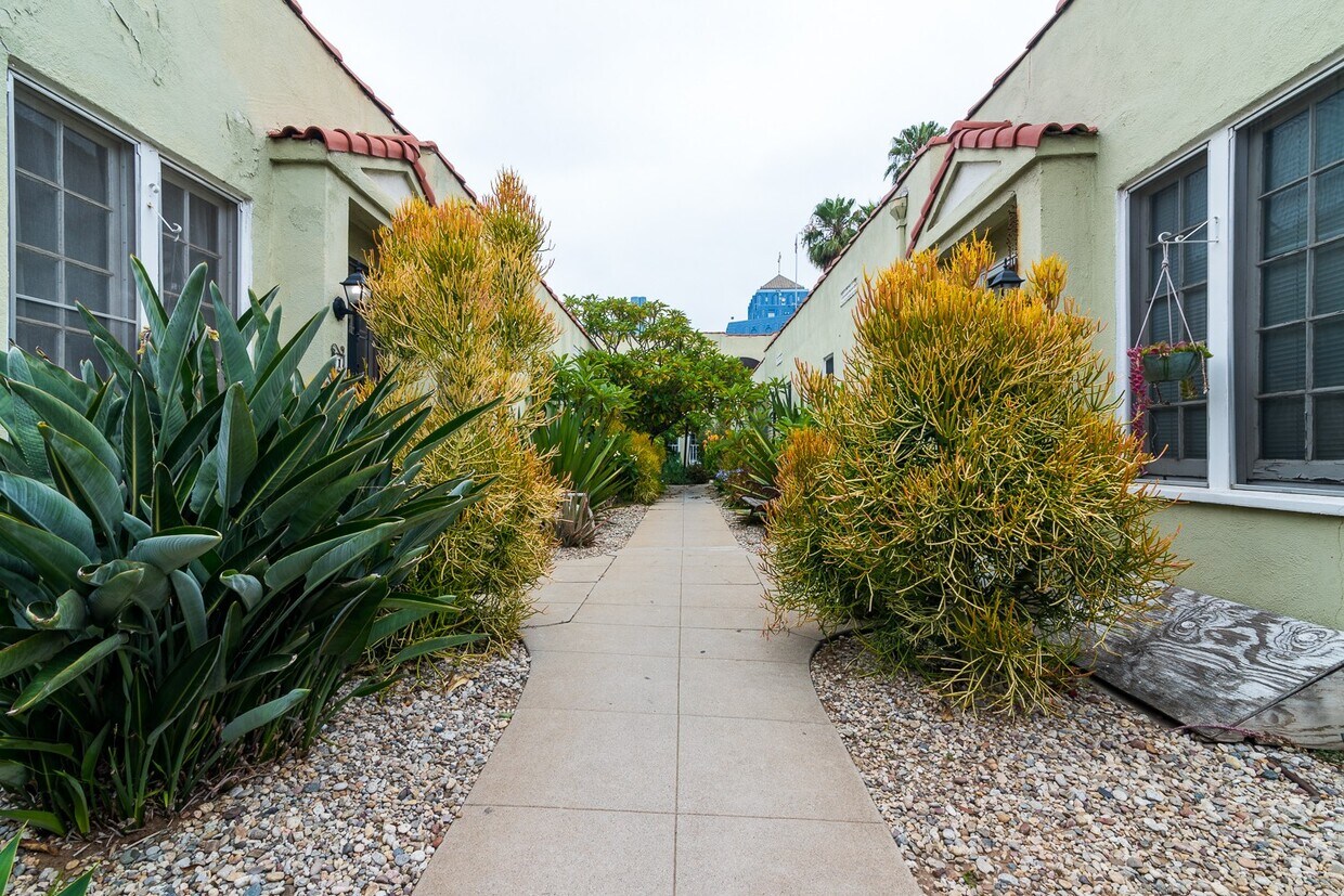 Foto principal - 1326 N Edgemont St