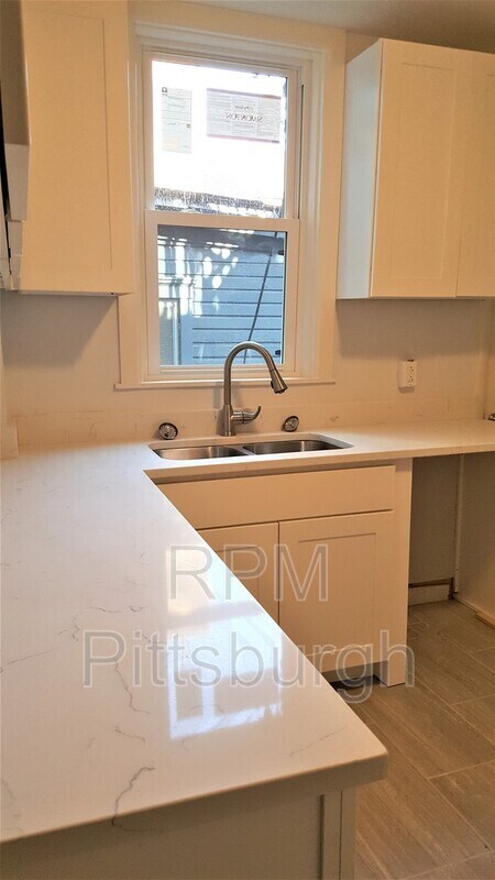 Building Photo - 305 Miltenberger St