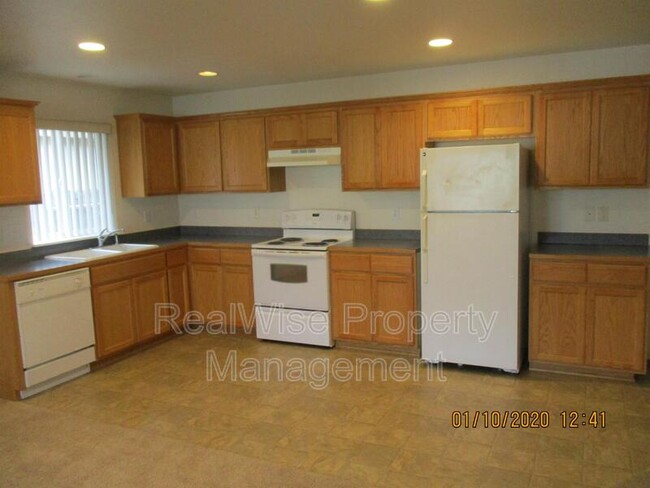 Foto del edificio - 1360 Willow Ln