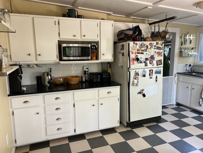 Foto del edificio - Downtown Santa Barbara 3 Bedroom