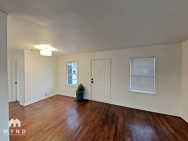 Foto del edificio - 401 N Montclair Ave