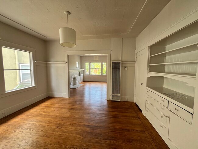 Building Photo - 985 Arlington Ave