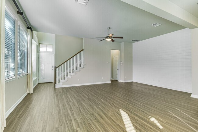 Foto del edificio - 2311 Dillon Pond Ln